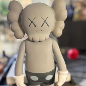 KAWS companion - grey